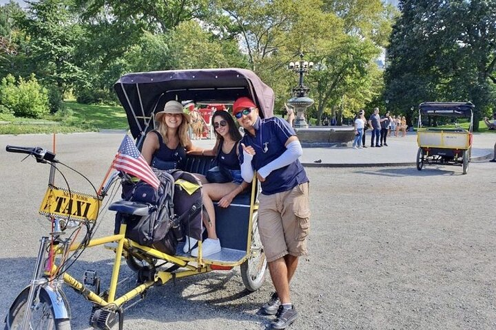 Official Pedicab Tours of Central Park, NYC - Tour guide at work